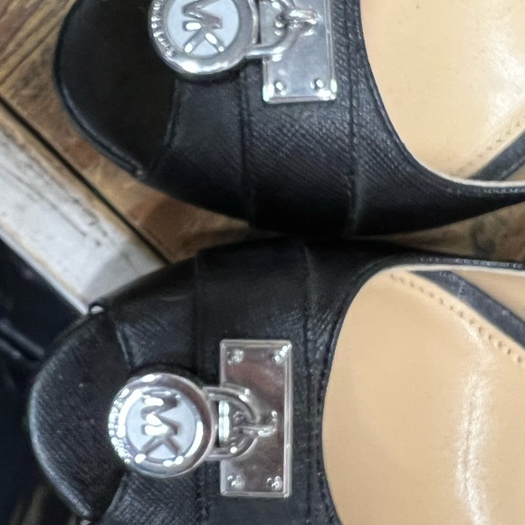 Michael kors black wedge with silver logo lock charm size 8 - Picture 3 of 4